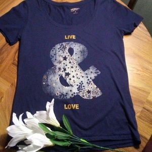 ⛵5/$15 Live & Love Arizona Jeans T-shirt